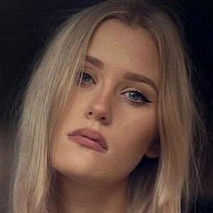 Lilly Ahlberg profile photo