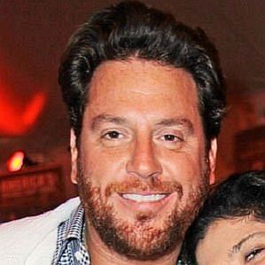 who is Scott Conant dating