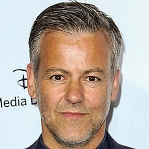who is Rupert Graves dating