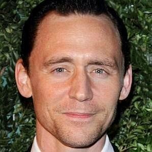 Tom Hiddleston profile photo
