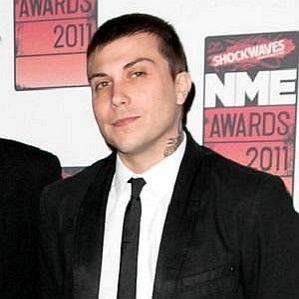 who is Frank Iero dating