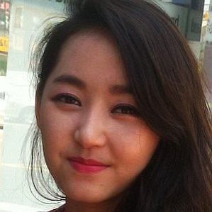 Yeonmi Park profile photo