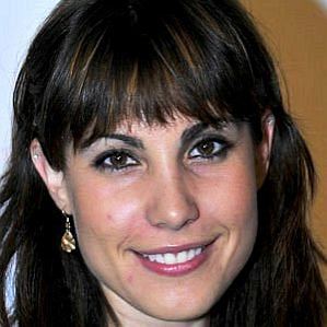 Carly Pope profile photo