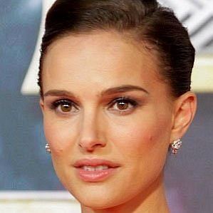 who is Natalie Portman dating