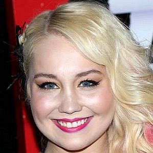 who is RaeLynn dating