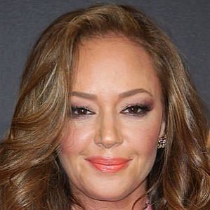 who is Leah Remini dating