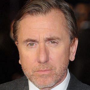 who is Tim Roth dating