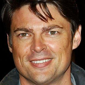 who is Karl Urban dating