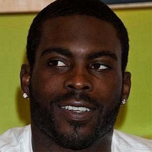 who is Michael Vick dating