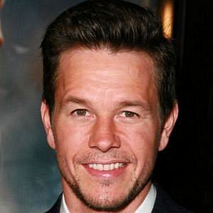 who is Mark Wahlberg dating